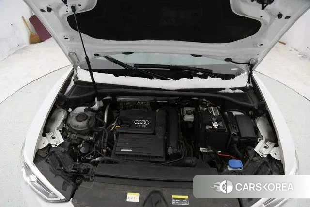 Audi Q3 2022 Белый из Китая