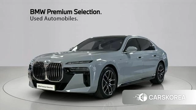 BMW 7 Series (G70) 2024 Серебристо-серый из Кореи