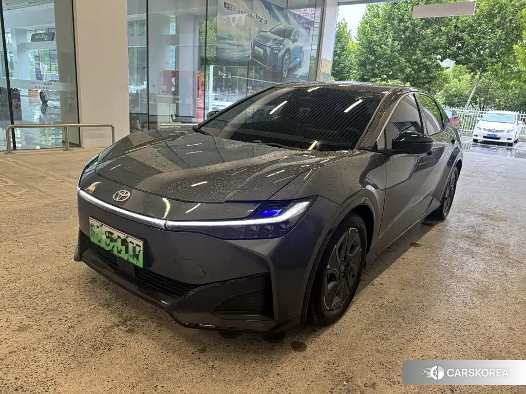 Toyota bZ3 2026 Silver/gray из Китая