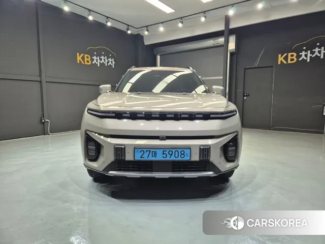 Ssangyong Torres EVX 2024 Жемчужный цвет из Кореи