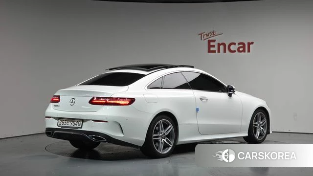 Mercedes-Benz E-Class W213 2020 Белый из Кореи