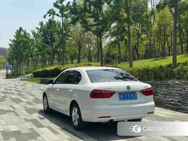 Volkswagen Lavida 2018 Белый из Китая