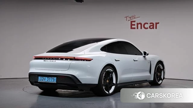 Porsche Taycan 2021 Белый из Кореи