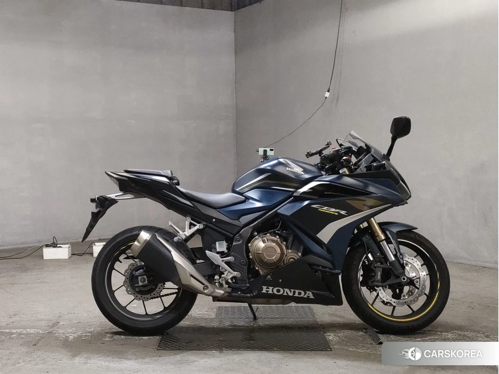 Проданный Honda CBR400R 2022 из Японии, фото 2