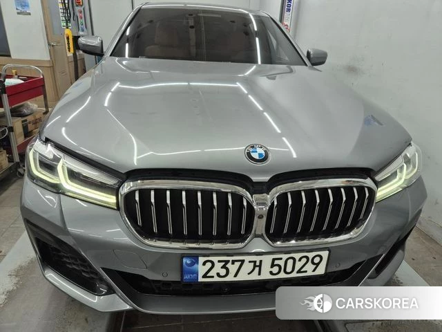BMW 5 Series (G30) 2023 Серый из Кореи