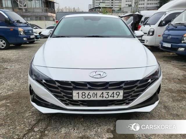 Hyundai Avante (CN7) 2023 Белый из Кореи