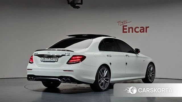 Mercedes-Benz E-Class W213 2019 Белый из Кореи