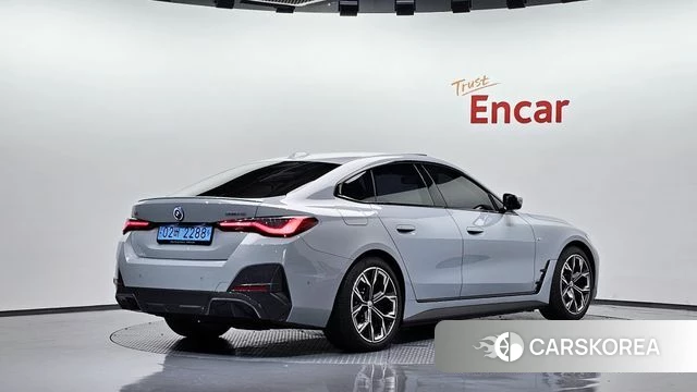 BMW i4 2023 Светло-серебряный цвет из Кореи