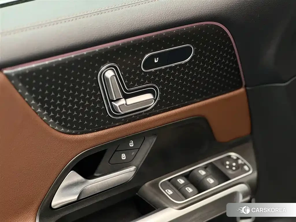 Mercedes-Benz GLB 2024 Черный из Китая