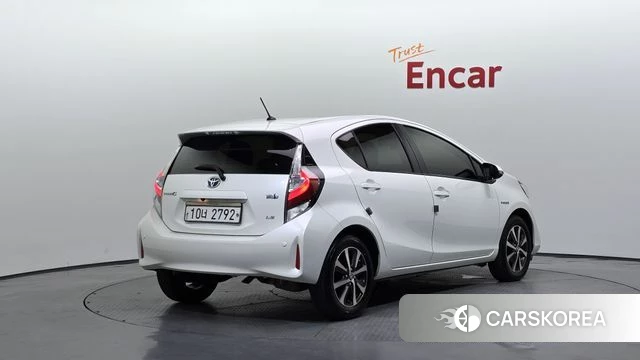 Купить Toyota Prius C из Южной Кореи