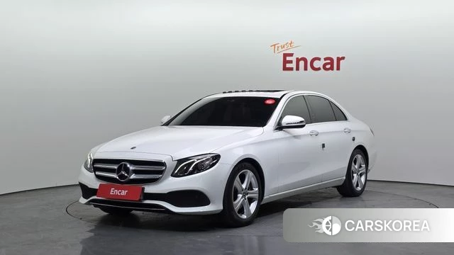 Mercedes-Benz E-Class W213 2018 Белый из Кореи