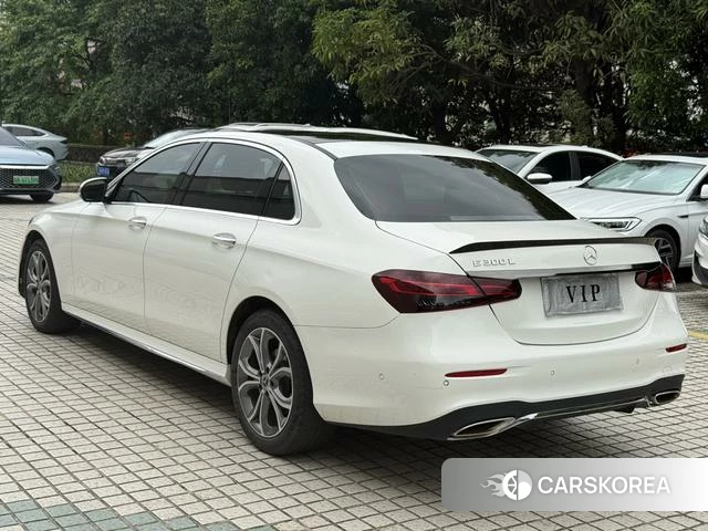 Mercedes-Benz E-class 2022 Белый из Китая