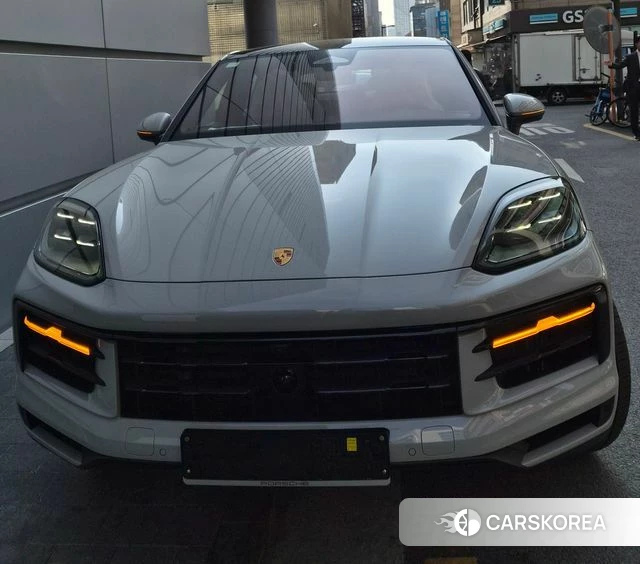 Porsche Cayenne (PO536) 2026 Серебристо-серый из Кореи