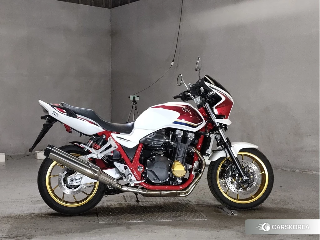 Проданный Honda CB1300SF 2021 из Японии