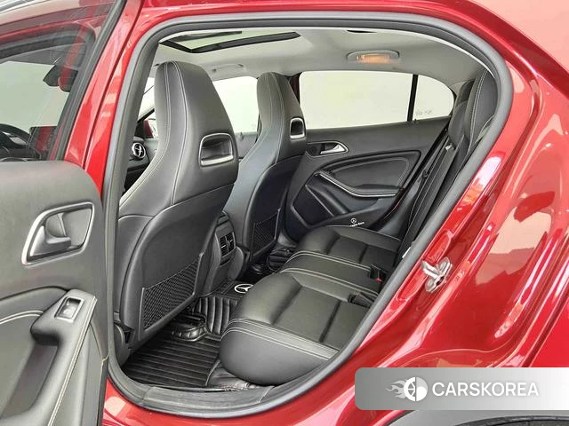 Mercedes-Benz GLA 2018 Красный из Китая
