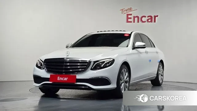 Mercedes-Benz E-Class W213 2018 Белый из Кореи