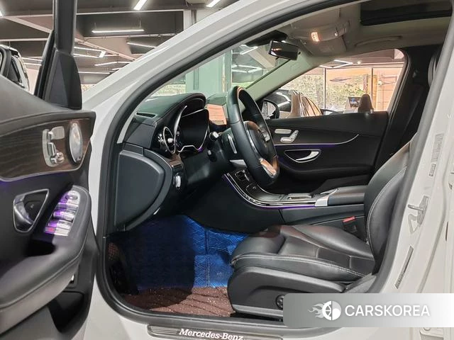 Mercedes-Benz Class C 2021 Белый из Китая