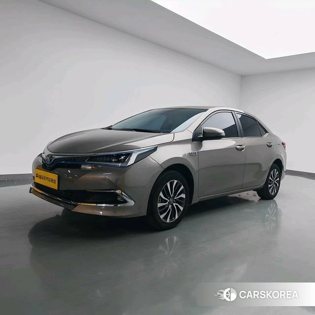 Toyota Corolla dual engine E+ 2022 Серебристо-серый из Китая