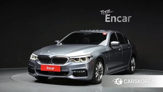 BMW 5 Series (G30) 2018 Серебристо-серый из Кореи