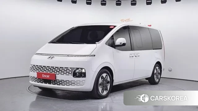 Hyundai Staria 2023 Белый из Кореи