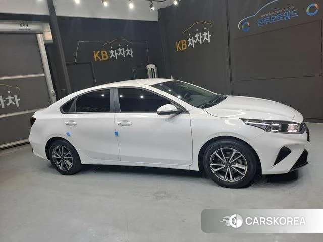 Kia The New K3 2nd generation 2022 Белый из Кореи