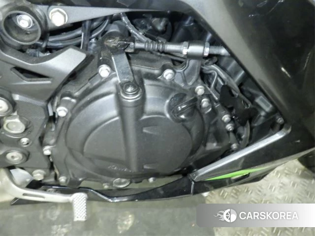 Engine photo