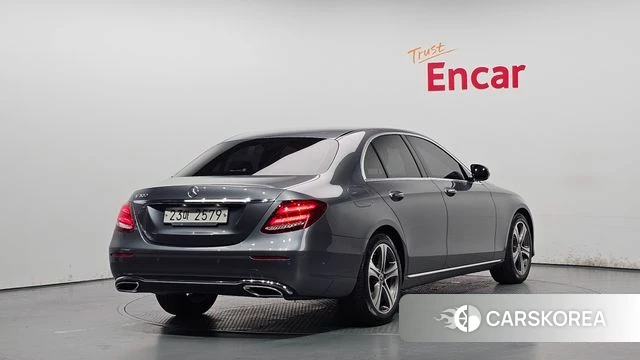 Mercedes-Benz E-Class W213 2018 Серый из Кореи