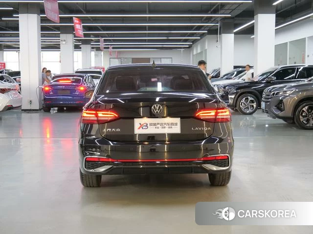 Volkswagen Lavida 2024 Черный из Китая