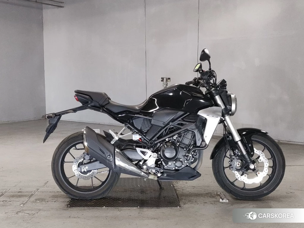 Проданный Honda CB250R 2018 из Японии