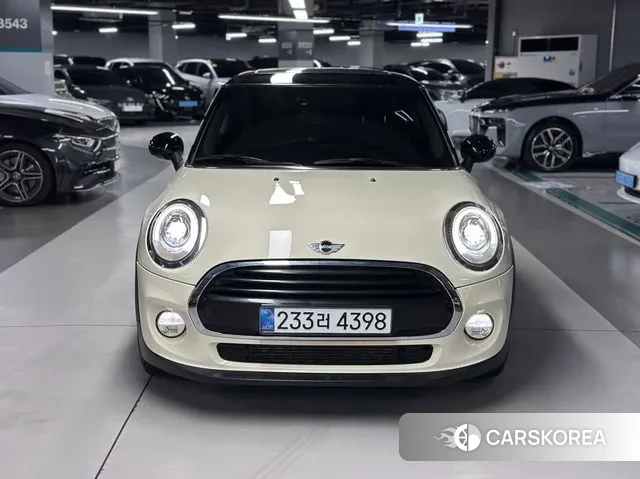 Mini Cooper D 2018 Жемчужный цвет из Кореи