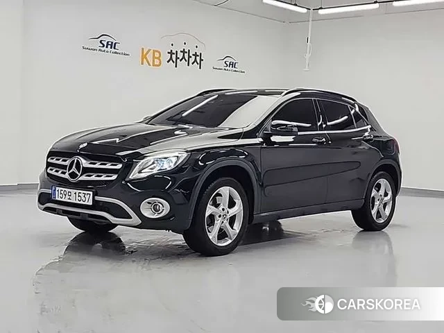 Mercedes-Benz GLA-Class X156 2018 Черный из Кореи