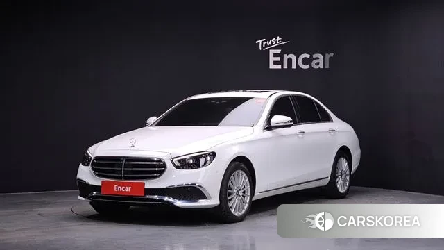 Mercedes-Benz E-Class W213 2023 Белый из Кореи