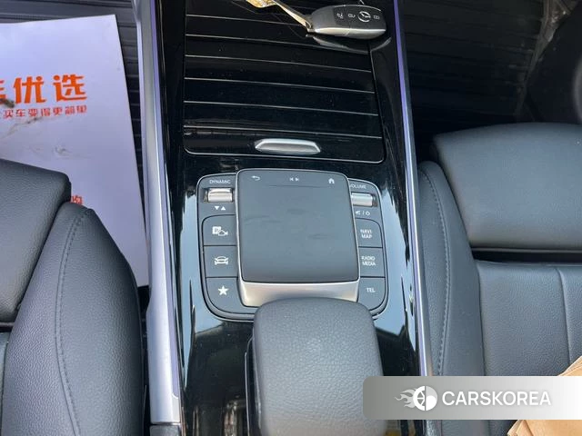 Mercedes-Benz GLB 2021 Белый из Китая