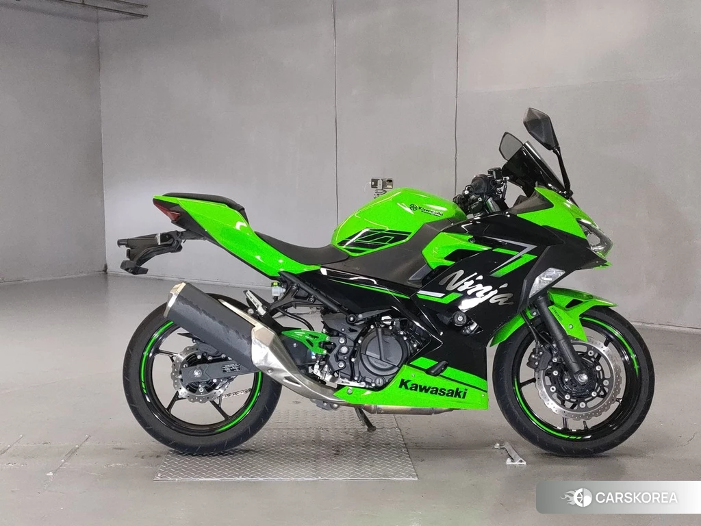 Проданный Kawasaki NINJA 400 2022 из Японии