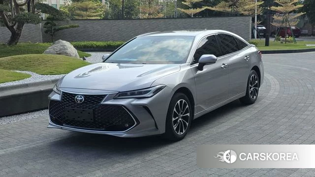 Toyota Asian dragon 2023 Серебристо-серый из Китая