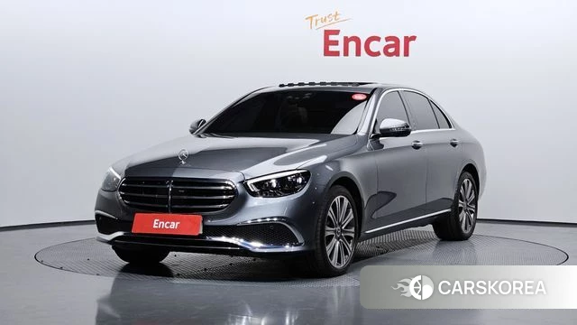 Mercedes-Benz E-Class W213 2023 Серый из Кореи