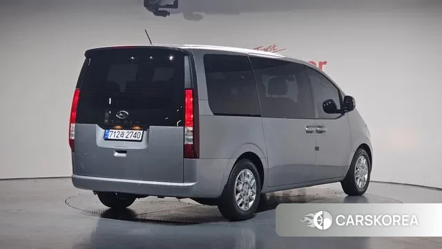 Hyundai Staria 2022 Серебристо-серый из Кореи