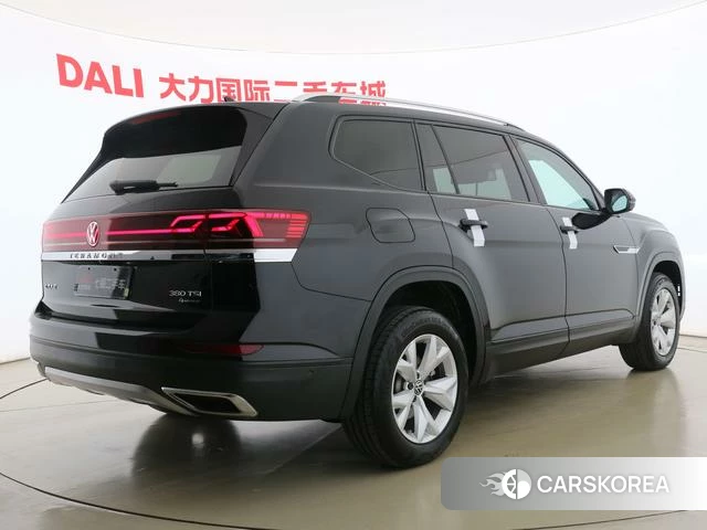Volkswagen Tourang 2022 Черный из Китая