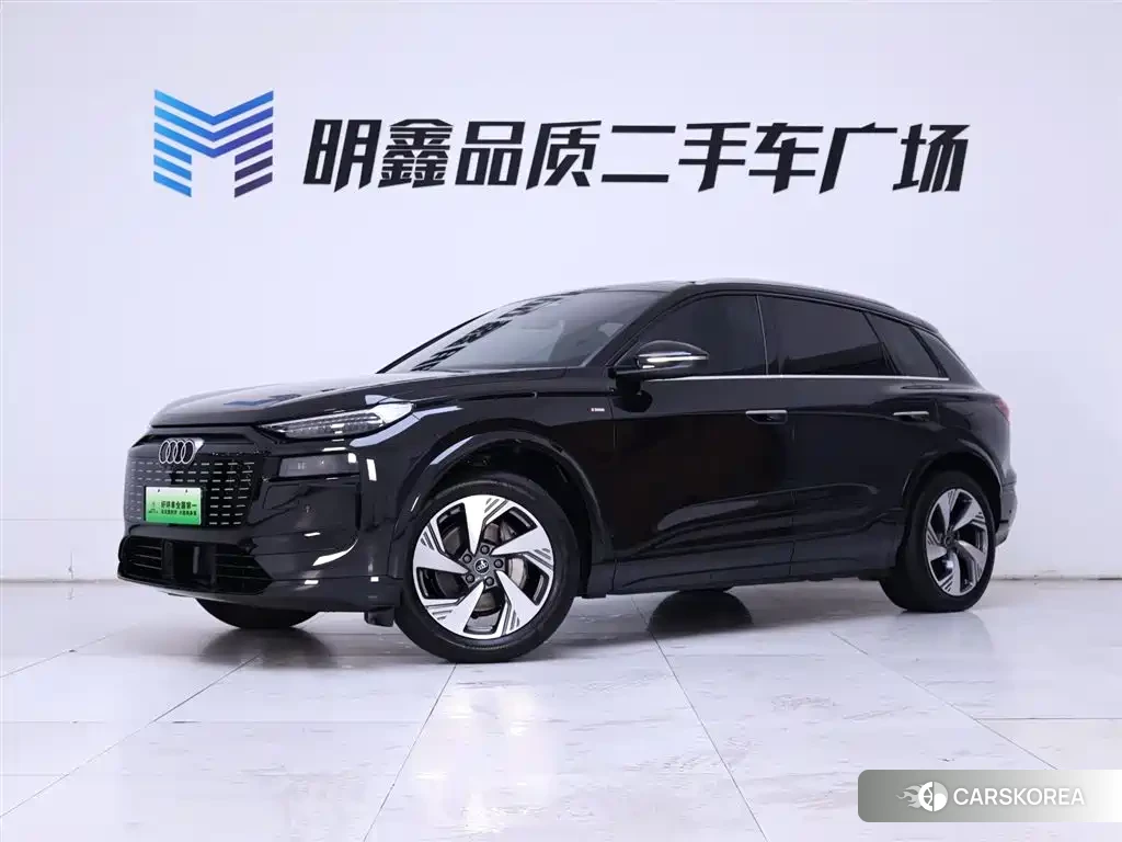 Audi Q6L 2025 Черный из Китая