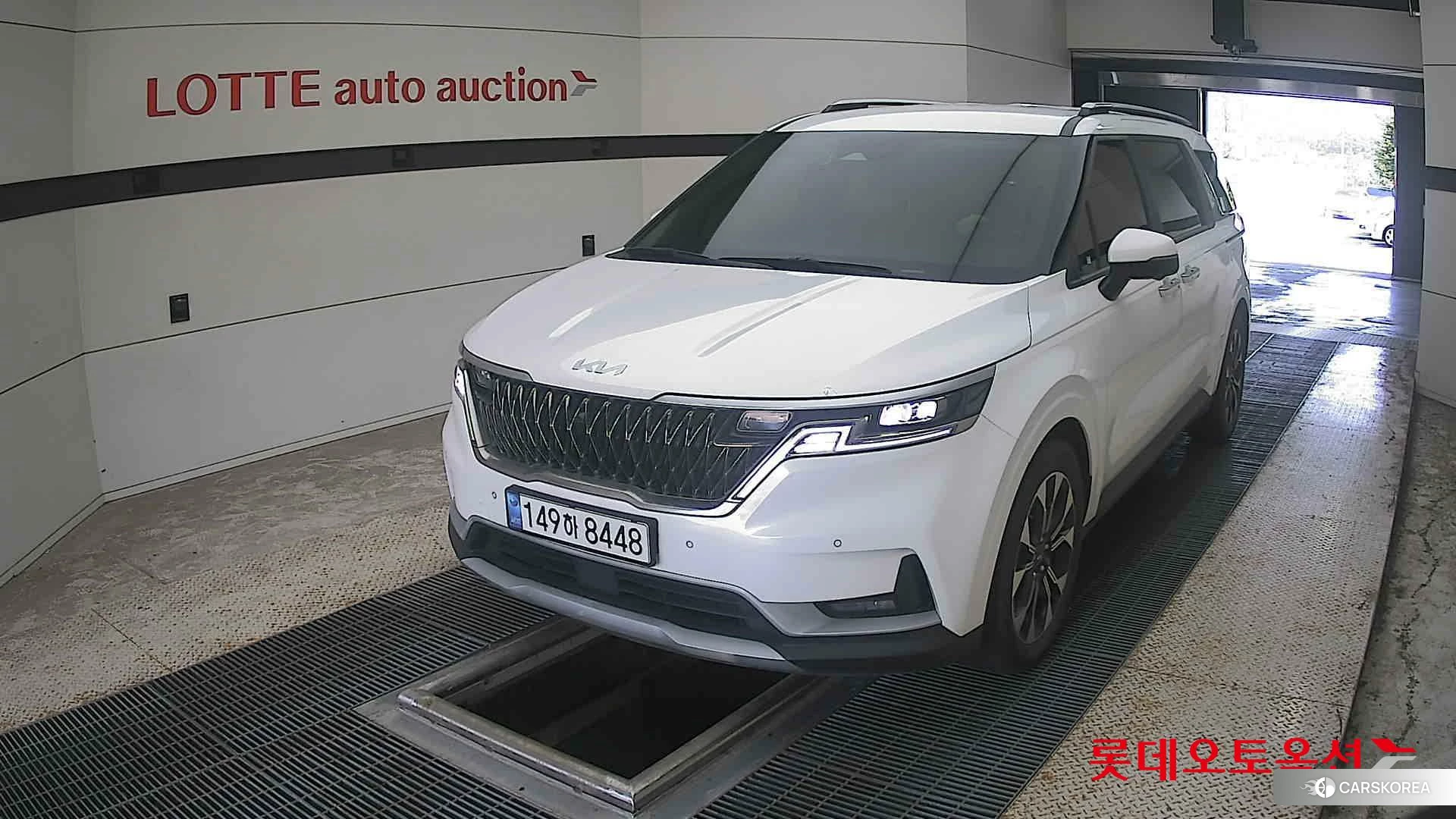 Kia Carnival 2023 Белый из Кореи