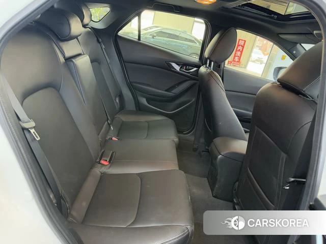 Mazda CX-4 2023 Белый из Китая