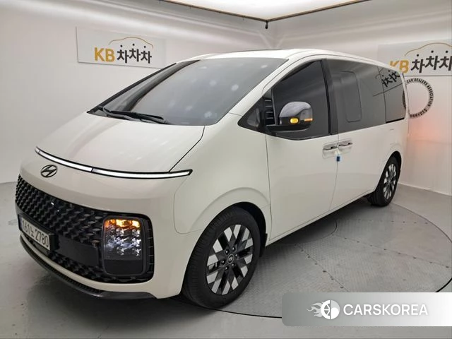 Hyundai Staria 2022 Белый из Кореи