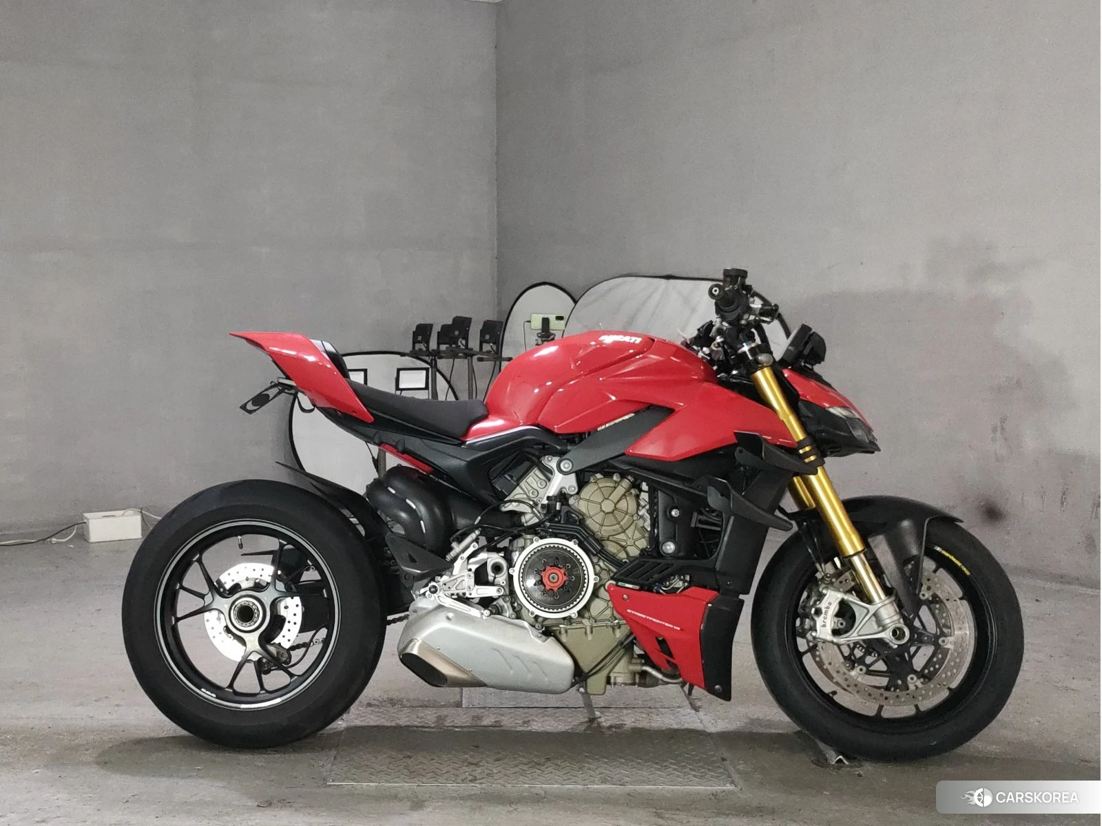 Проданный Ducati STREETFIGHTER V4 S 2020 из Японии, фото 3