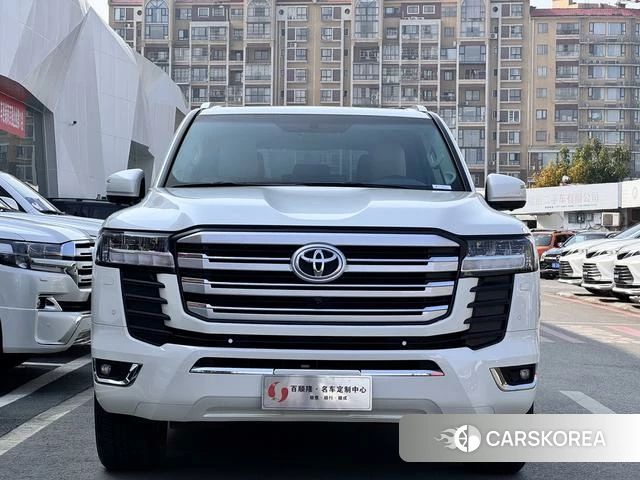 Toyota Land Cruiser (imported) 2024 Белый из Китая