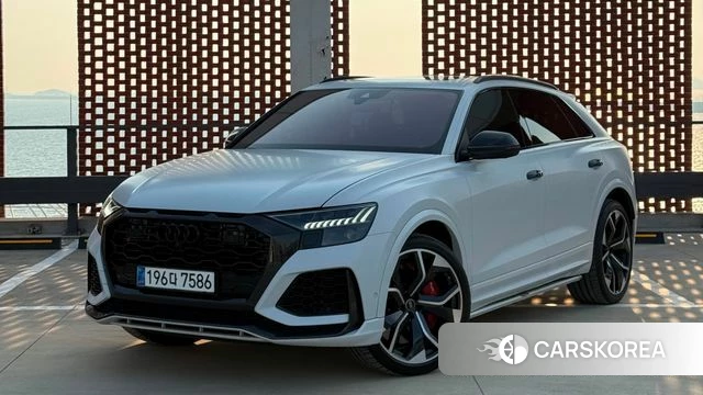 Audi RSQ8 (4M) 2021 Белый из Кореи