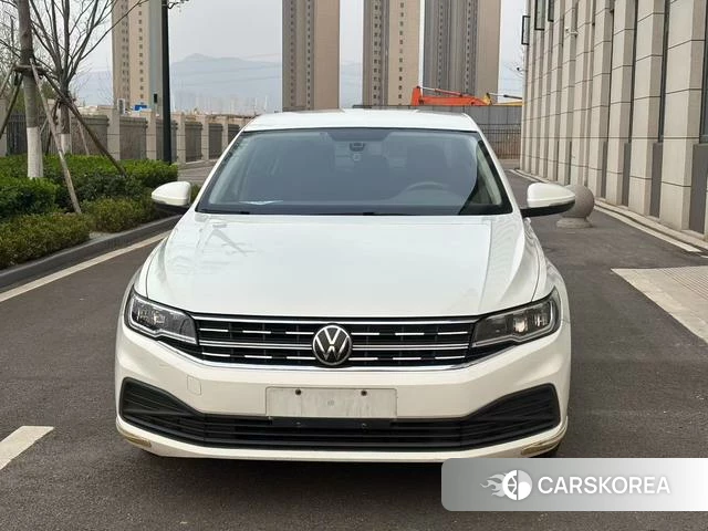 Volkswagen Bora 2022 Белый из Китая