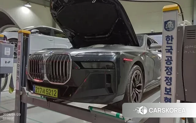 BMW 7 Series (G70) 2024 Черный из Кореи