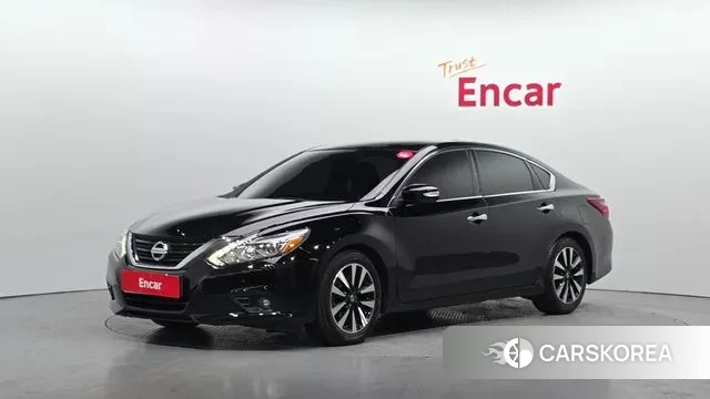 Nissan Altima 2018 Черный из Кореи