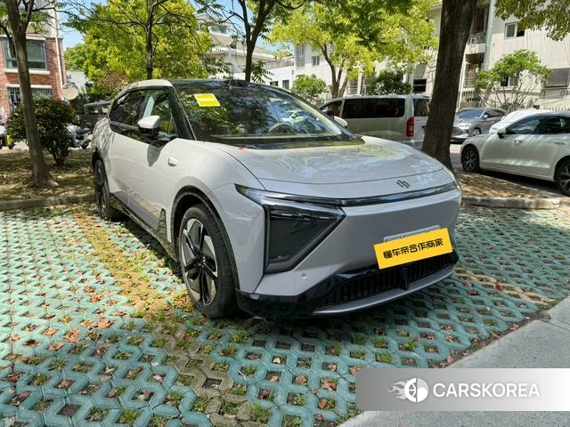 Gao He HiPhi Y 2023 Серебристо-серый из Китая