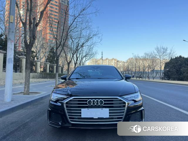 Audi A6L 2022 Черный из Китая